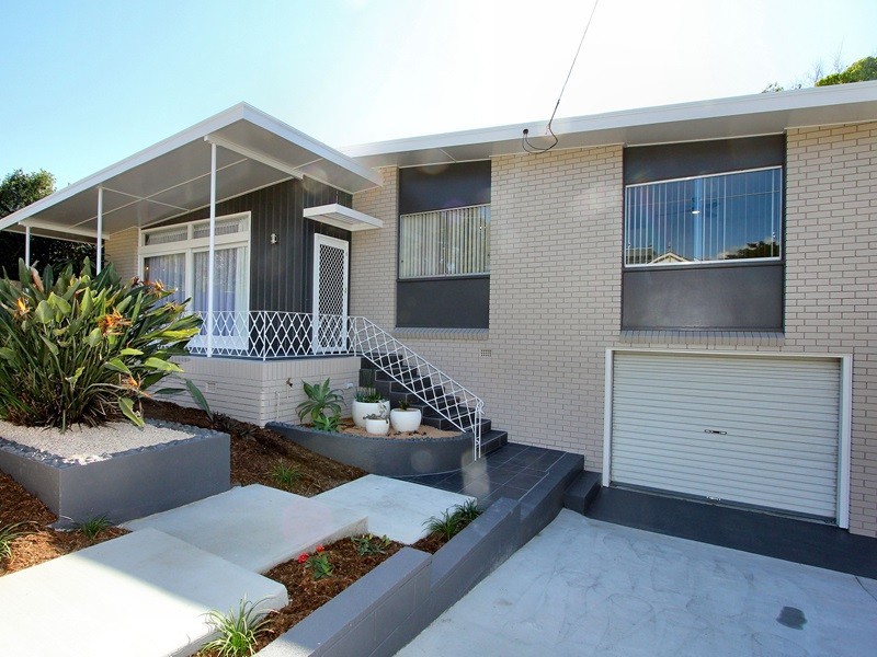 10 Blackstone Road, Newtown QLD 4305