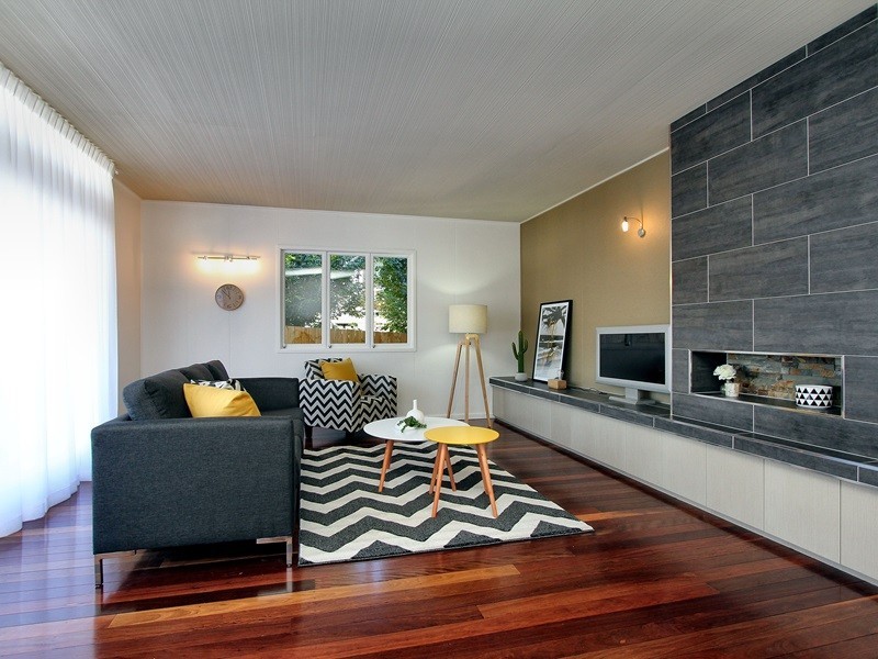 10 Blackstone Road, Newtown QLD 4305