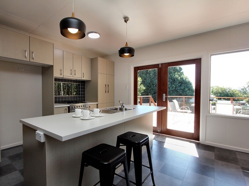 10 Blackstone Road, Newtown QLD 4305