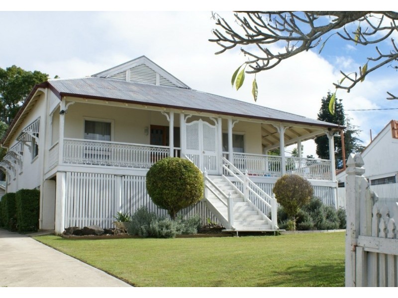 7 Whitehill Road, Newtown QLD 4305