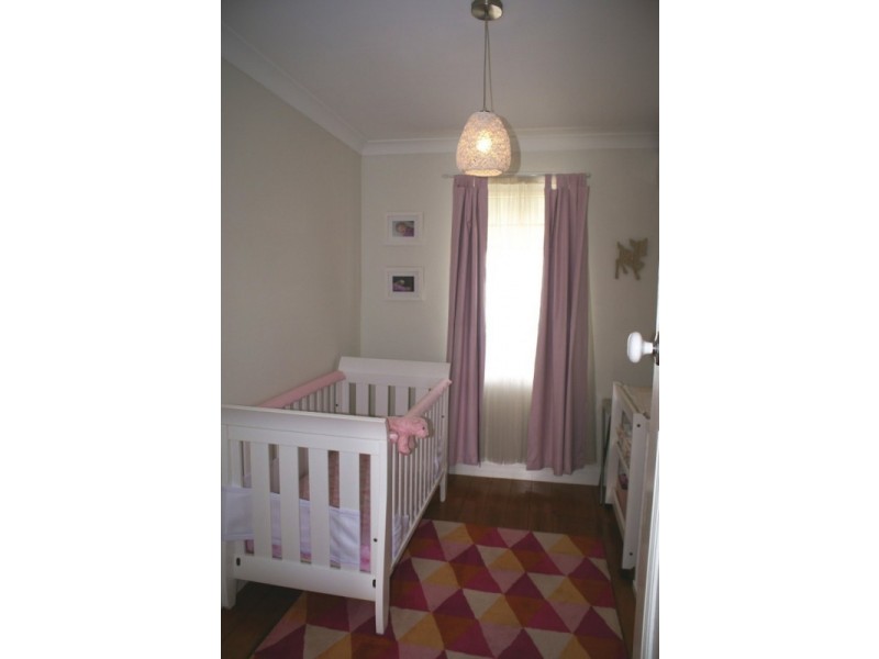 7 Whitehill Road, Newtown QLD 4305