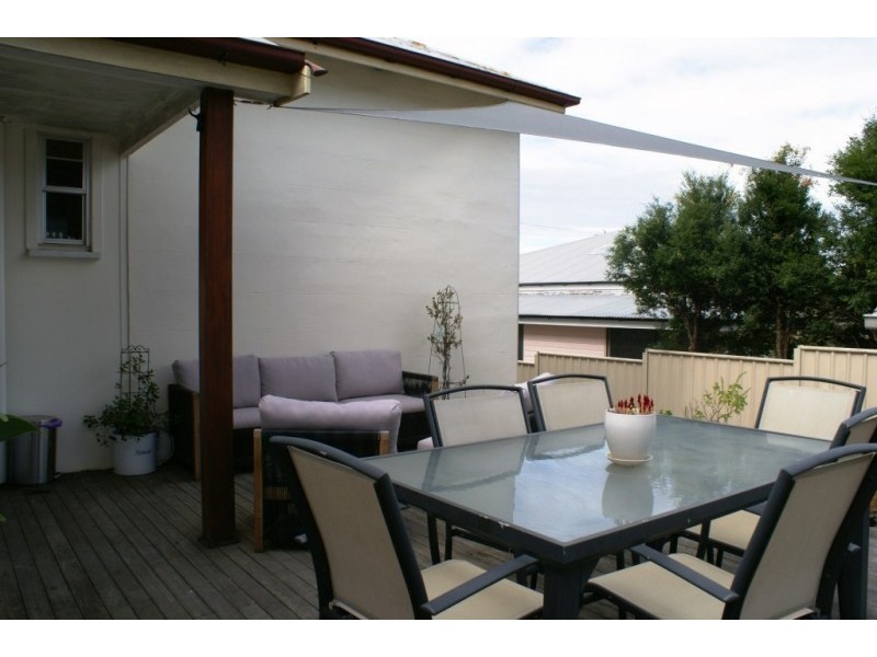 7 Whitehill Road, Newtown QLD 4305