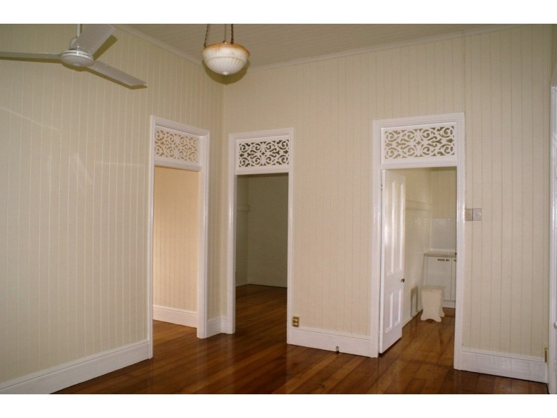 1 Coronation Street, East Ipswich QLD 4305