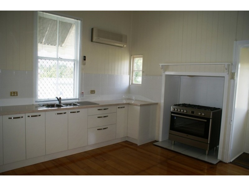 1 Coronation Street, East Ipswich QLD 4305