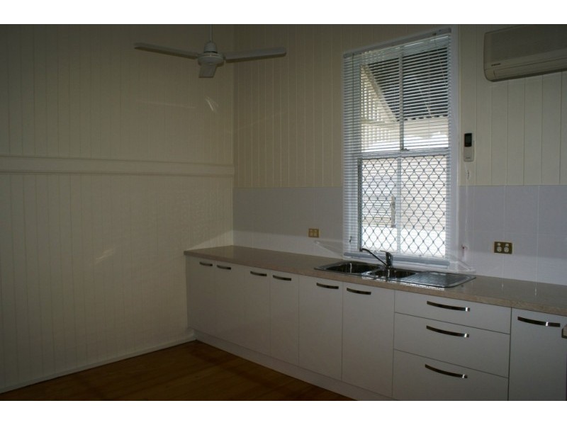 1 Coronation Street, East Ipswich QLD 4305