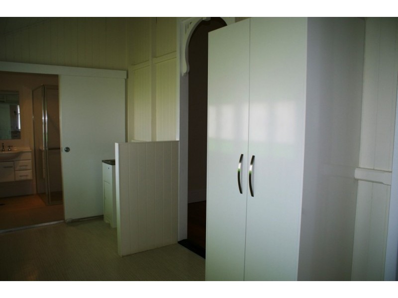 1 Coronation Street, East Ipswich QLD 4305