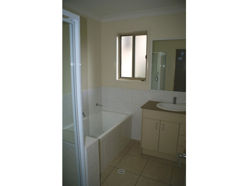 17 Barwell Street, Brassall QLD 4305