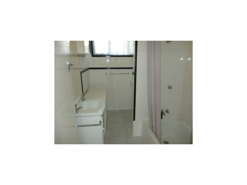 7 Tower Street, Eastern Heights QLD 4305