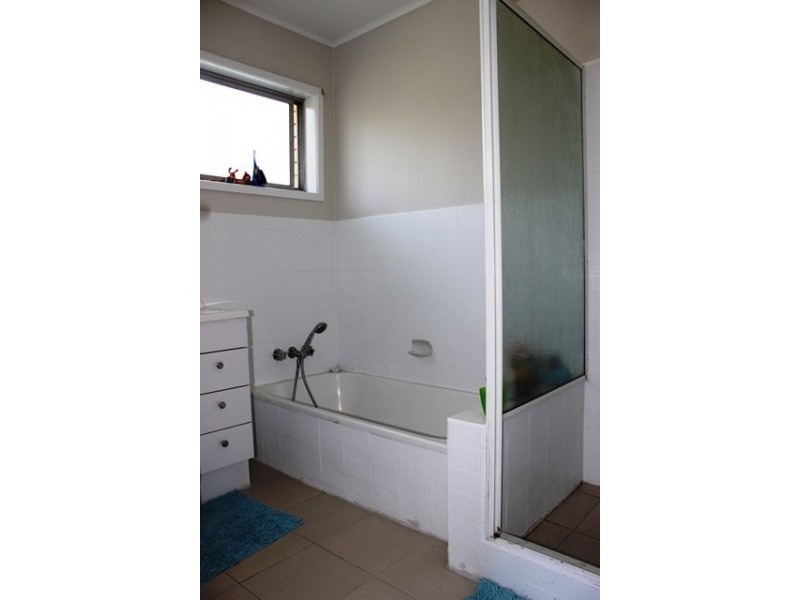 16 Victory Street, Raceview QLD 4305