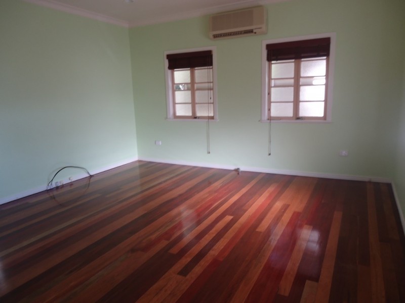 3 Lamont Street, North Booval QLD 4304