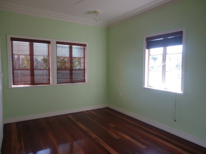 3 Lamont Street, North Booval QLD 4304