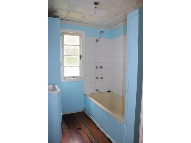 2 Harvey Street, Churchill QLD 4305