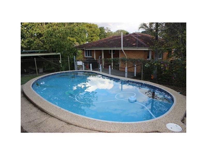 20 Turner Street, Eastern Heights QLD 4305