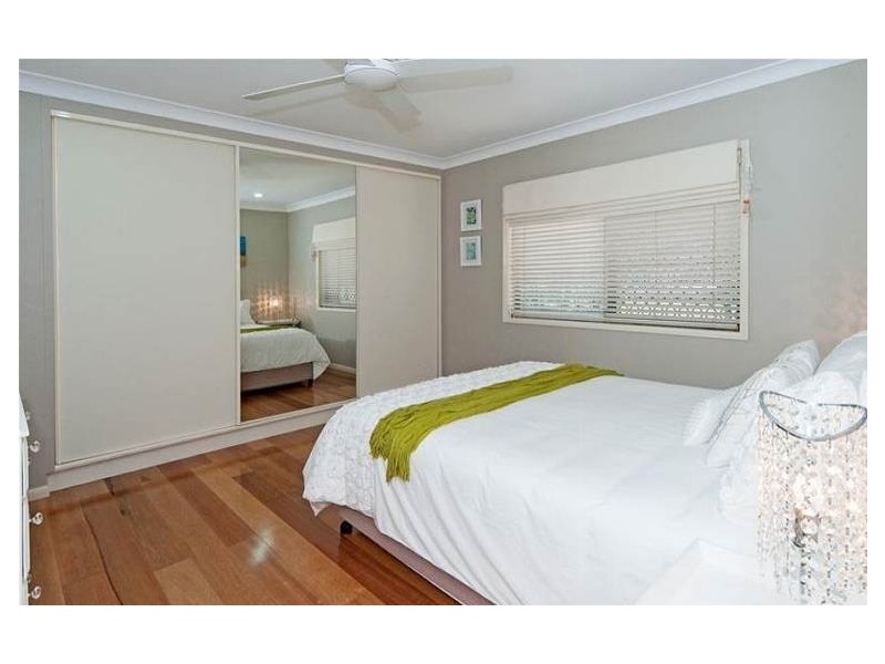 12 Lipizzaner Place, Pine Mountain QLD 4306