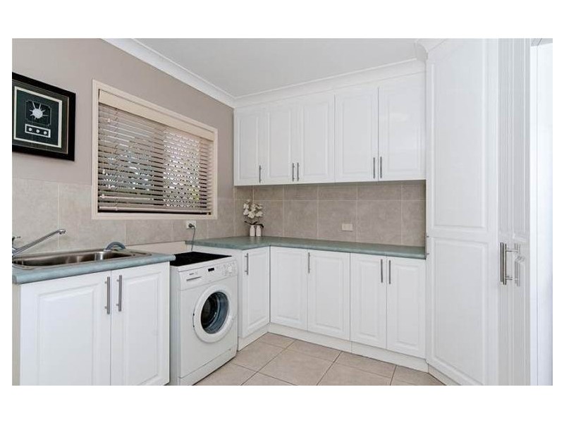 12 Lipizzaner Place, Pine Mountain QLD 4306