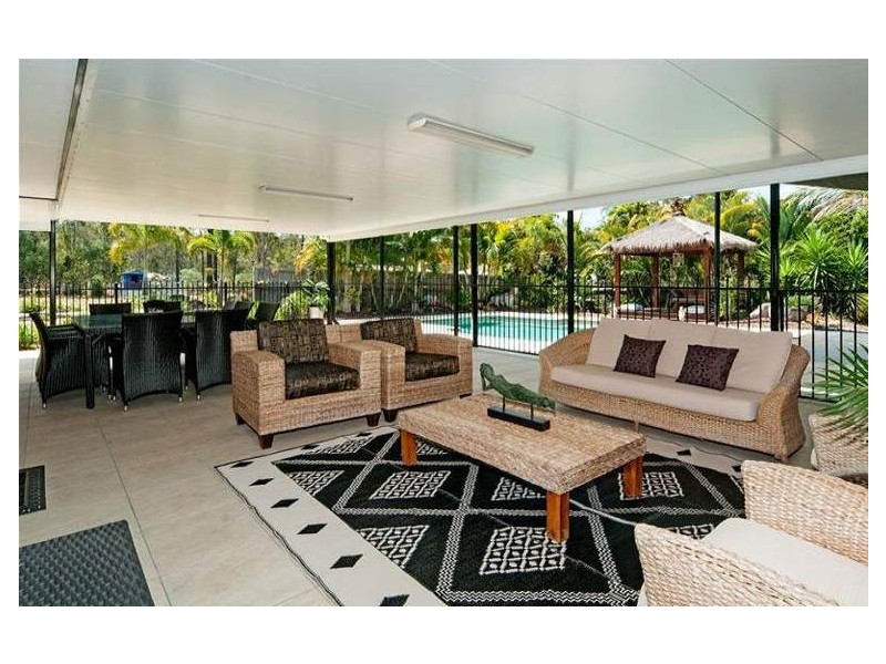 12 Lipizzaner Place, Pine Mountain QLD 4306