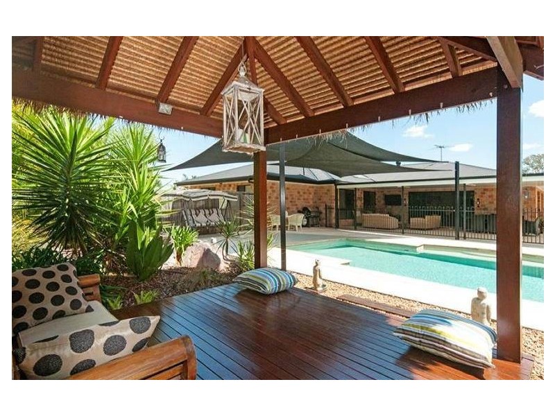 12 Lipizzaner Place, Pine Mountain QLD 4306