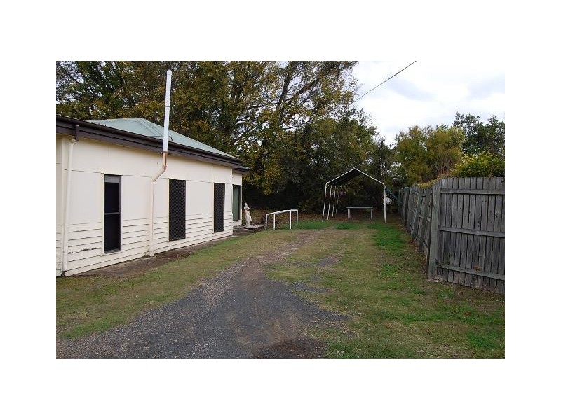 2a (4) Walkers Lane, Booval QLD 4304