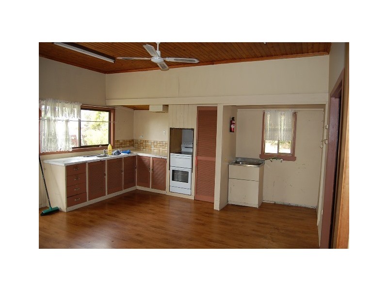 2a (4) Walkers Lane, Booval QLD 4304