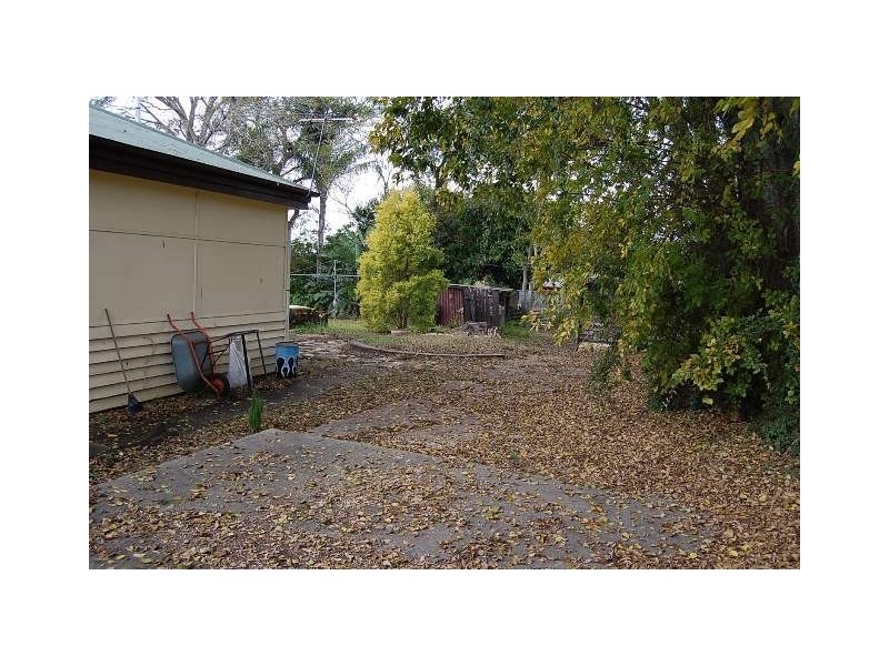 2a (4) Walkers Lane, Booval QLD 4304