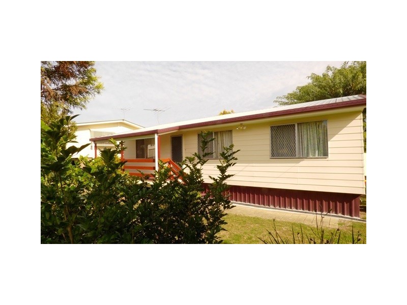 18 Madden Street, Silkstone QLD 4304