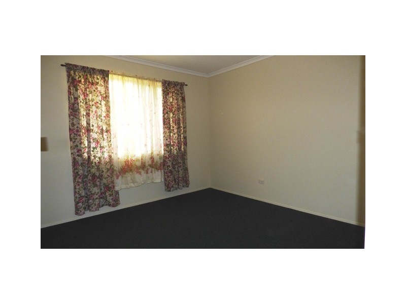 18 Madden Street, Silkstone QLD 4304