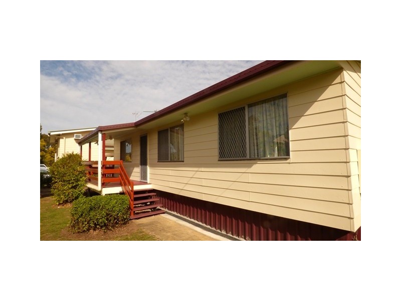 18 Madden Street, Silkstone QLD 4304