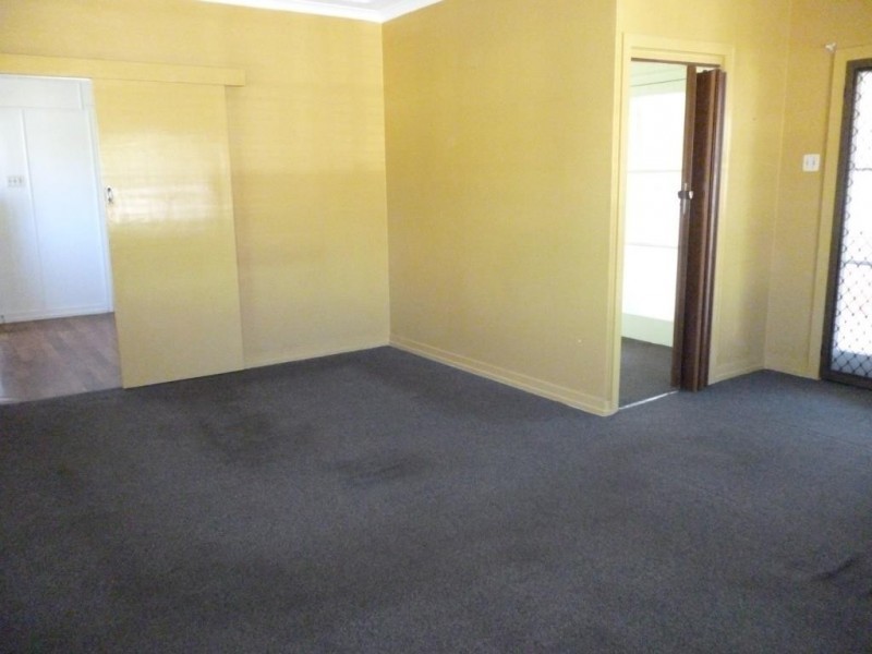 9 Gray Street, Ipswich QLD 4305