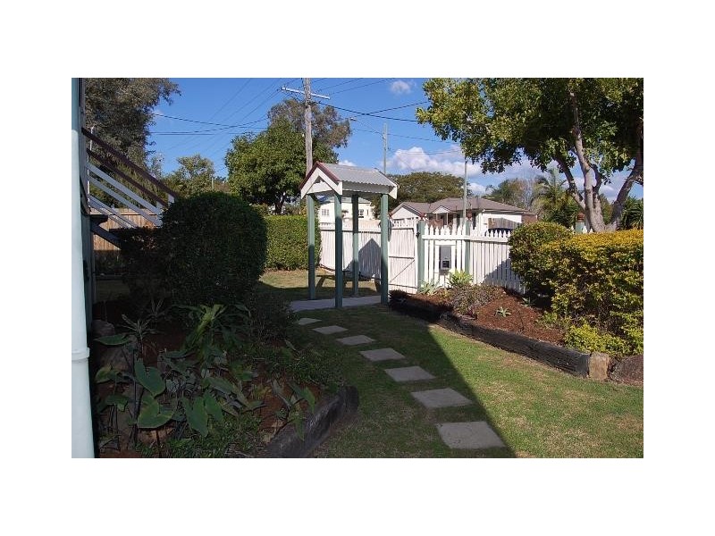 48 Glebe Road, Silkstone QLD 4304