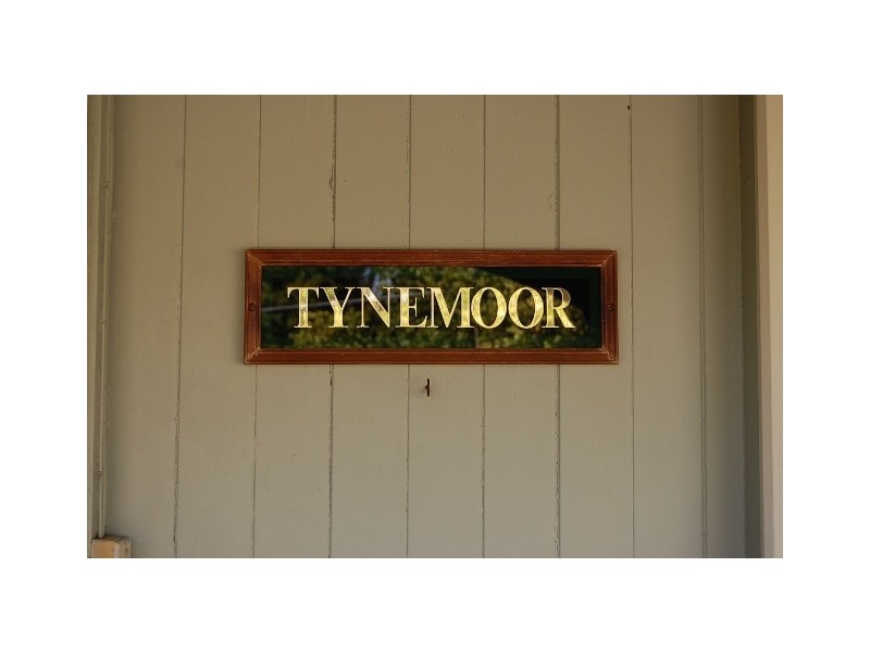 48 Glebe Road, Silkstone QLD 4304