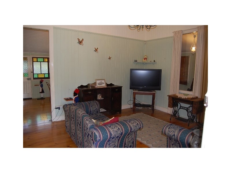 48 Glebe Road, Silkstone QLD 4304