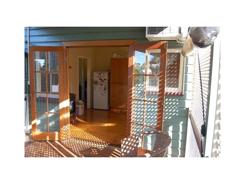 48 Glebe Road, Silkstone QLD 4304