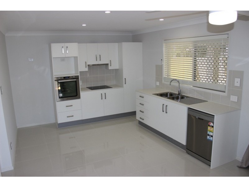 1/7 Welsby Street, North Booval QLD 4304