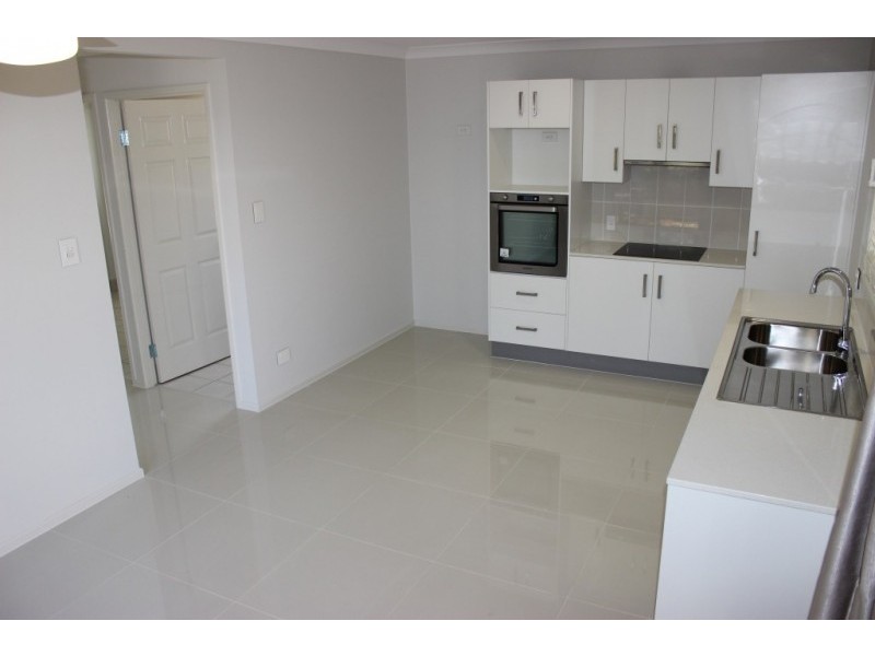 1/7 Welsby Street, North Booval QLD 4304