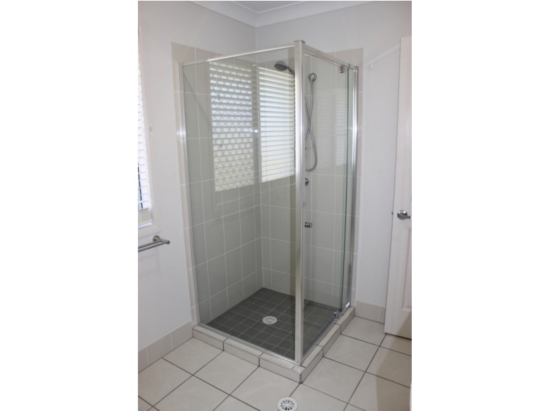 1/7 Welsby Street, North Booval QLD 4304