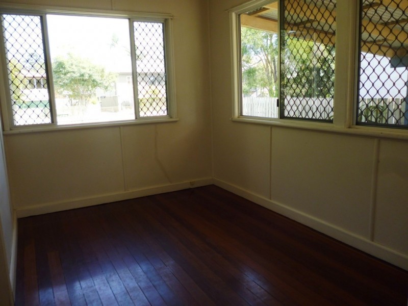 10 Shine Street, One Mile QLD 4305