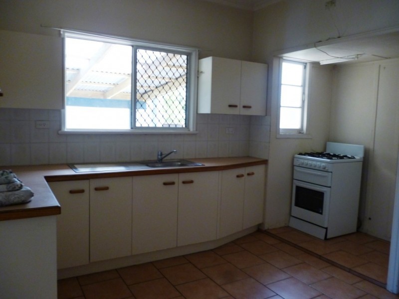 10 Shine Street, One Mile QLD 4305