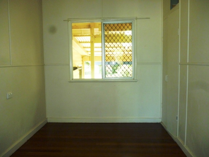 10 Shine Street, One Mile QLD 4305