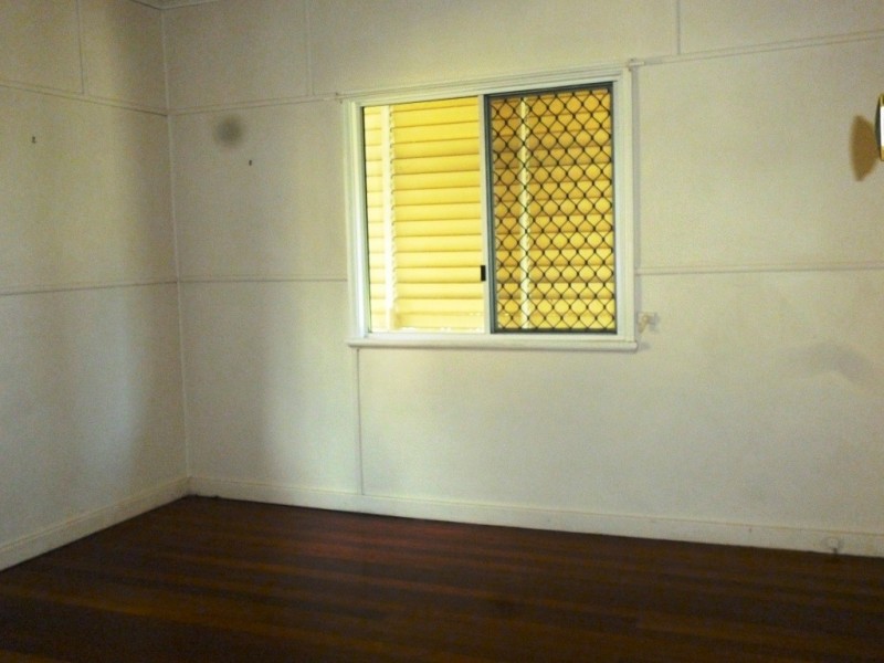 10 Shine Street, One Mile QLD 4305