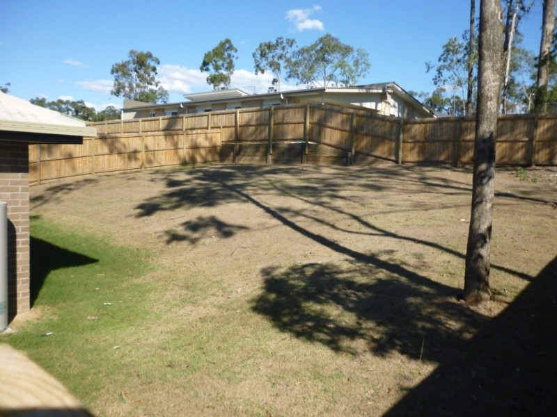 2/23 Knightsbridge Drive, Chuwar QLD 4306