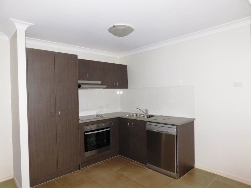 2/23 Knightsbridge Drive, Chuwar QLD 4306