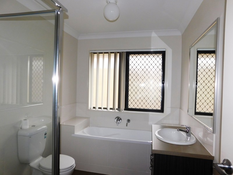 2/23 Knightsbridge Drive, Chuwar QLD 4306