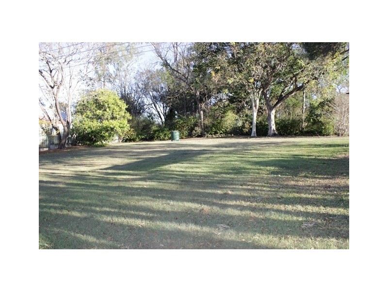 36 Hayes Street, Brassall QLD 4305