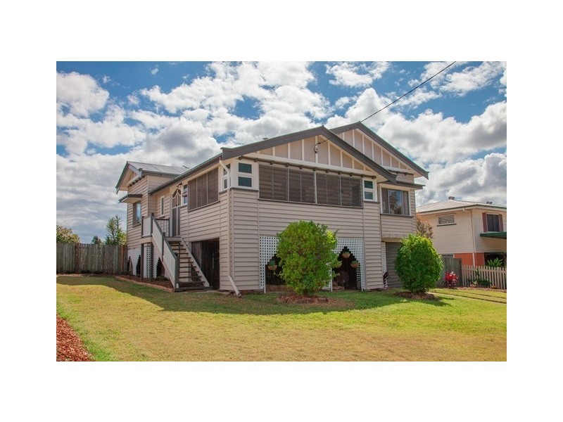 10 Cranes Road, North Ipswich QLD 4305