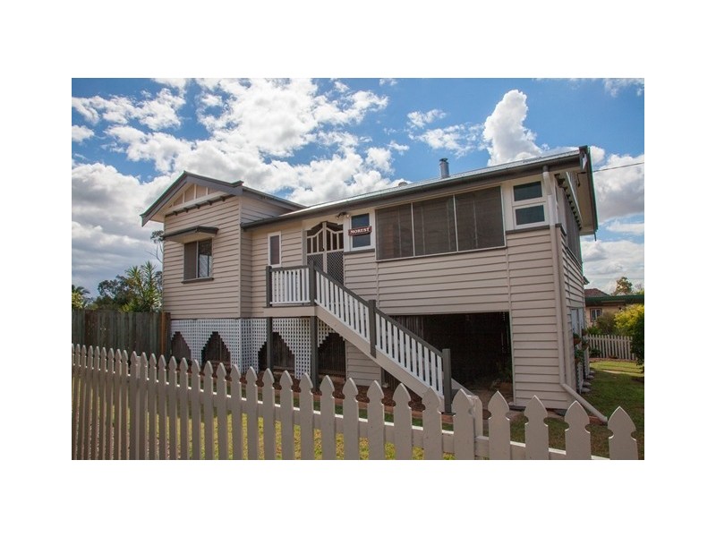 10 Cranes Road, North Ipswich QLD 4305