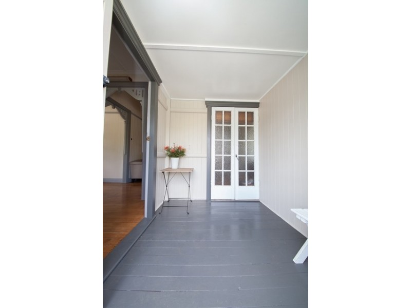 10 Cranes Road, North Ipswich QLD 4305