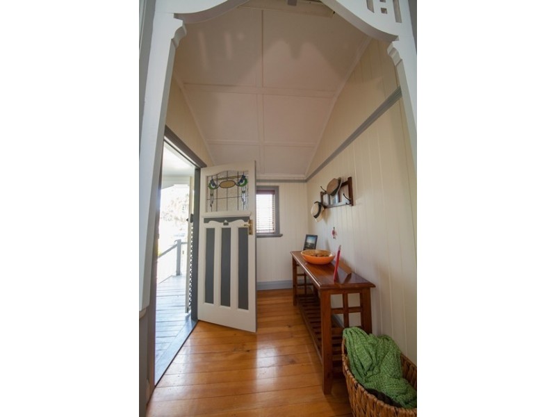 10 Cranes Road, North Ipswich QLD 4305