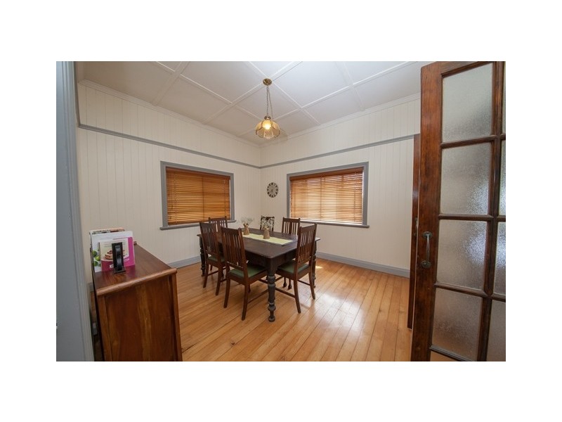 10 Cranes Road, North Ipswich QLD 4305
