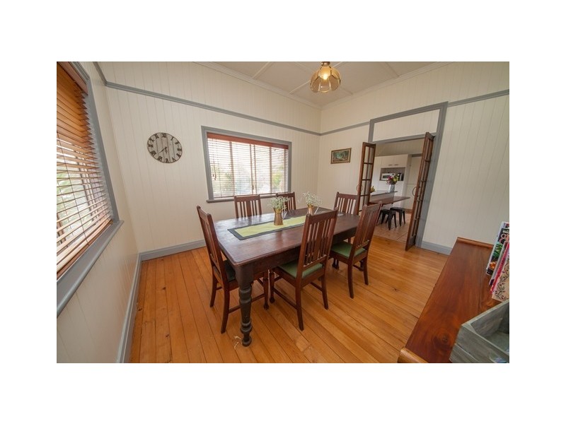 10 Cranes Road, North Ipswich QLD 4305
