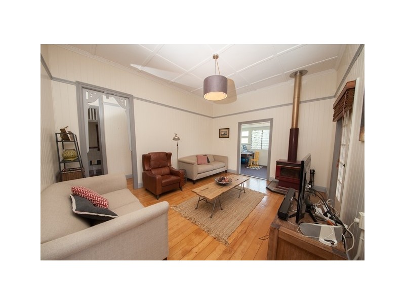 10 Cranes Road, North Ipswich QLD 4305